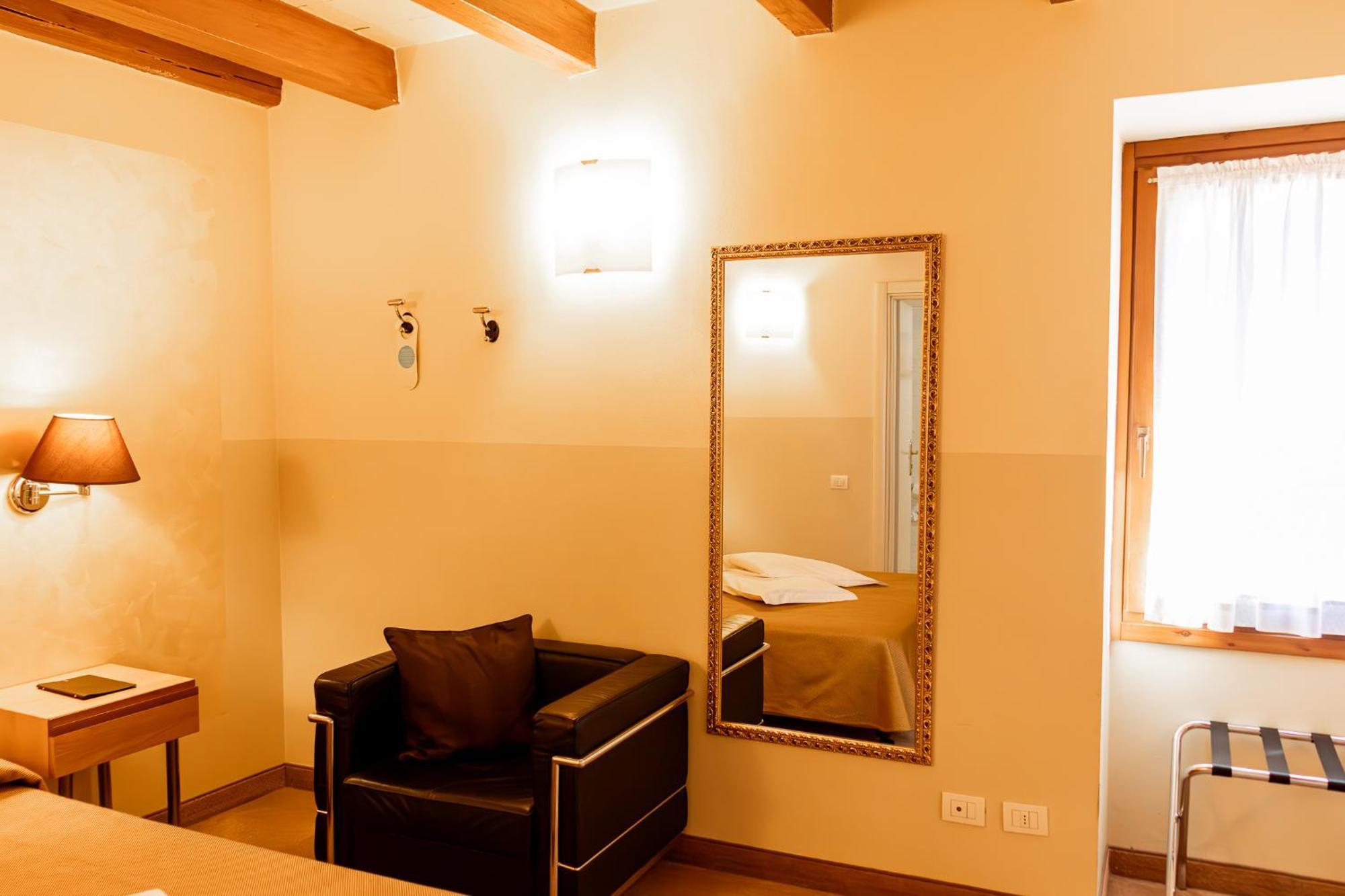 גארדה Hotel Dependance Silvestro מראה חיצוני תמונה
