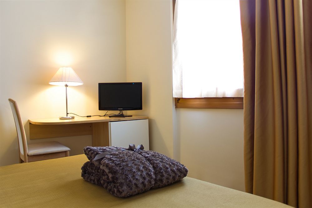 גארדה Hotel Dependance Silvestro מראה חיצוני תמונה
