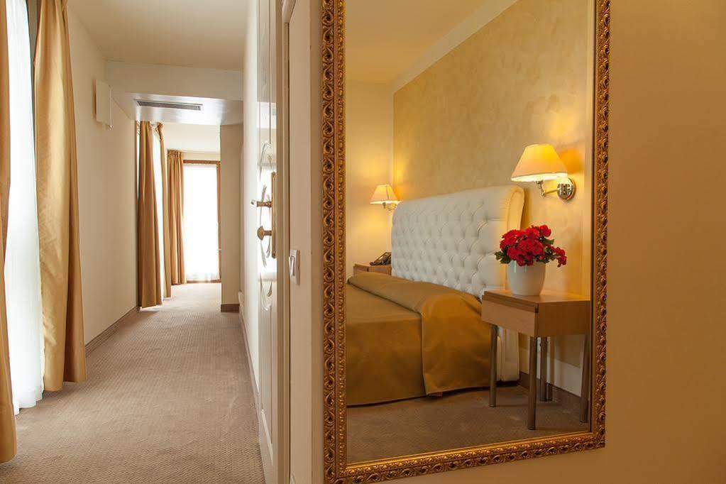 גארדה Hotel Dependance Silvestro מראה חיצוני תמונה